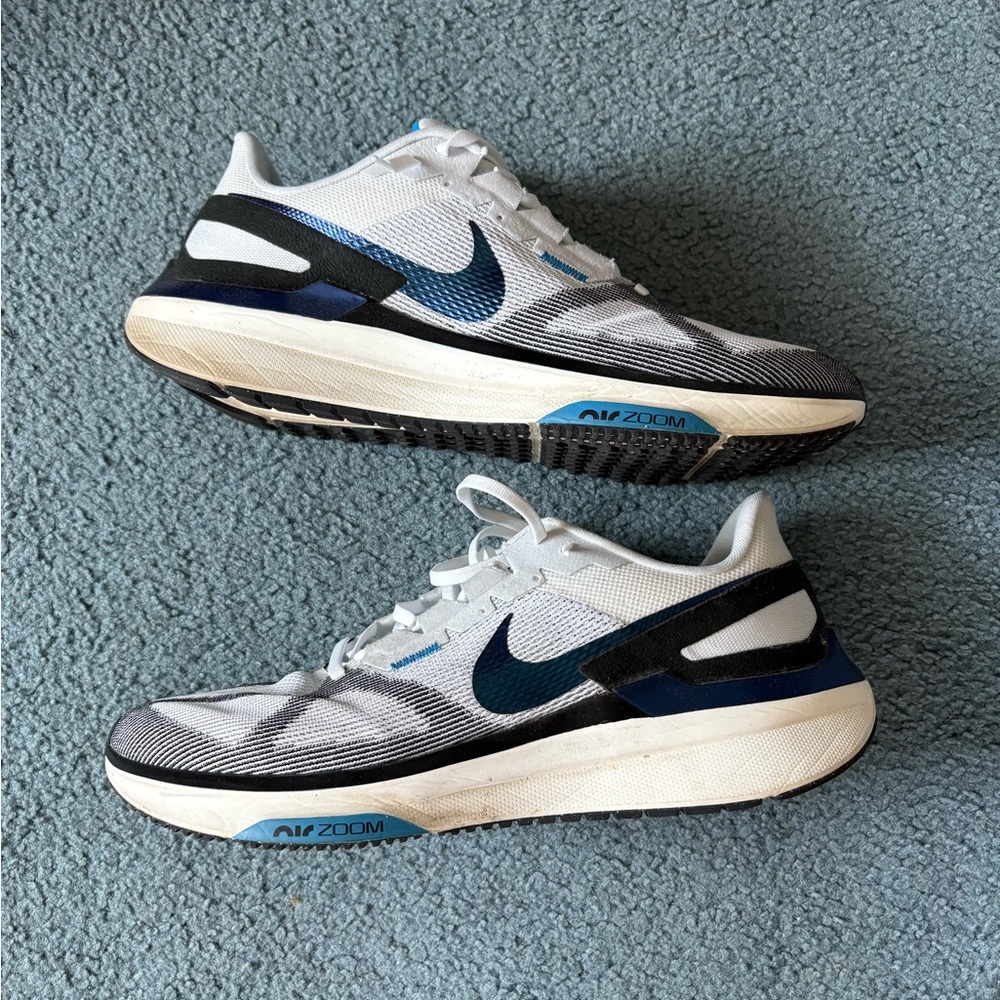 Nike structure 25